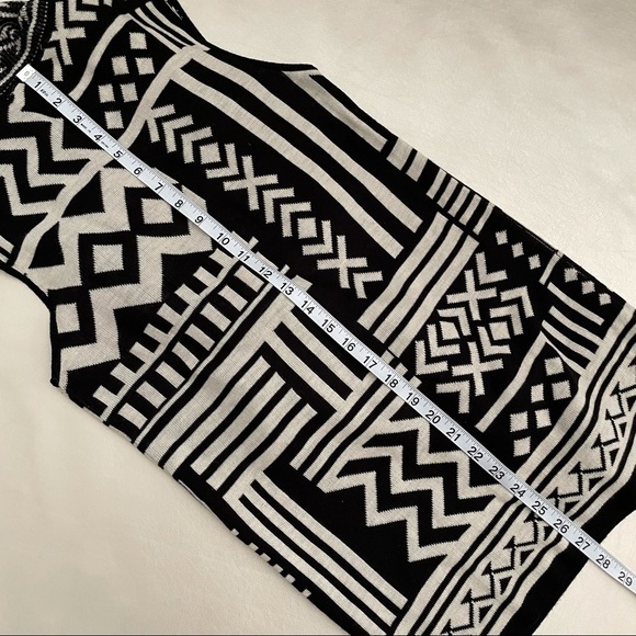 Charming Charlie Aztec southwest open vest medium - Picture 10 of 11